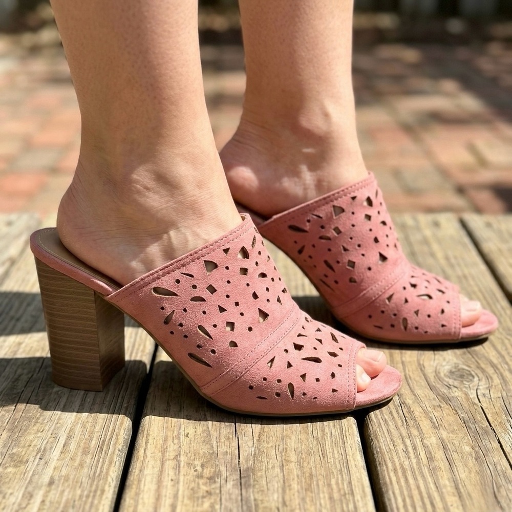 American Eagle Pink Laser Cut Out Peep Toe Mules Block Heel Sandals Size 8.5 GUC